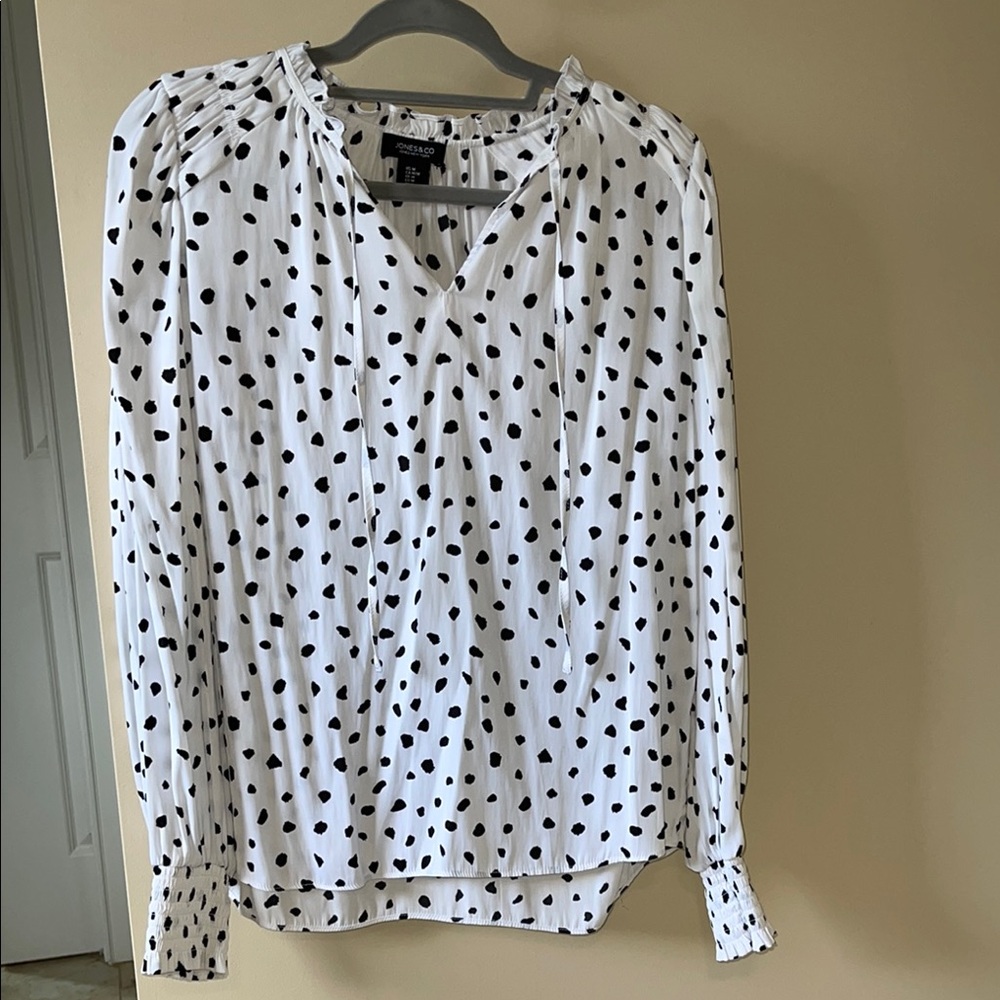 Zara Black and White Long Sleeve Relaxed Blouse